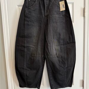 Women’s universal thread 8 barrel Black Jeans curved ankle jeans new